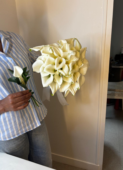 Bouquet d'arums blancs élégant pour mariage